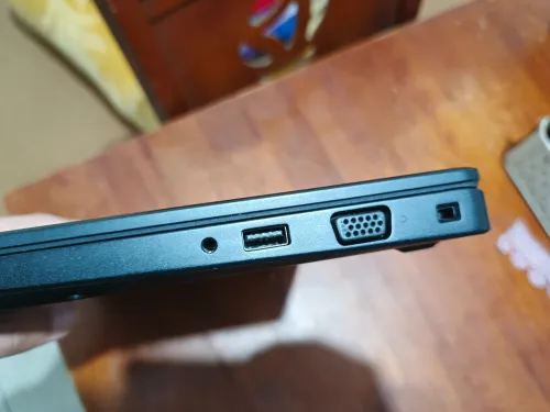 Dell Latitude 5490 - i5 7ème - 8Go RAM - SSD 256 - Batterie Excellente - état 9/10 come neuf