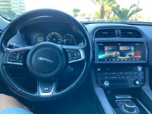 Jaguar F pace 2016 