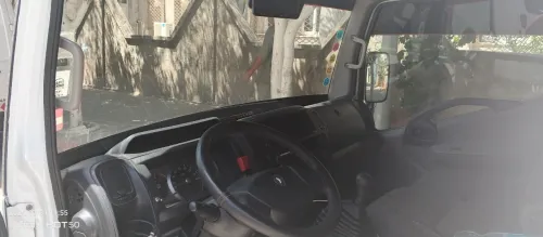 Renault MAXITY 2011