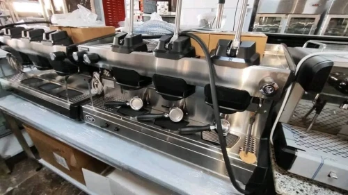 MACHINE A CAFE RANCILIO 3 BRAS ET 4 BRAS