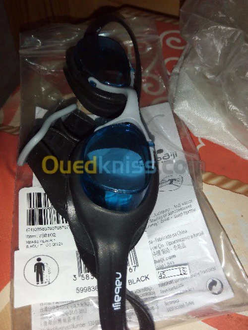 lunette de natation ,bonnet et short 
