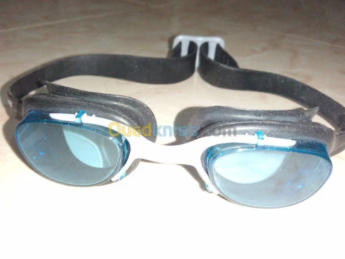 lunette de natation ,bonnet et short 