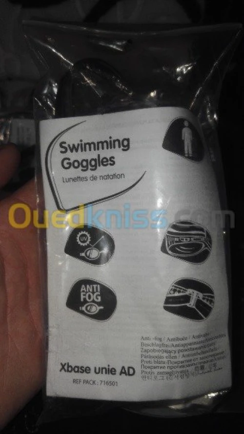 lunette de natation ,bonnet et short 