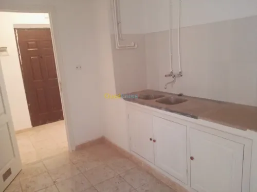 Location Appartement F4 Annaba Annaba