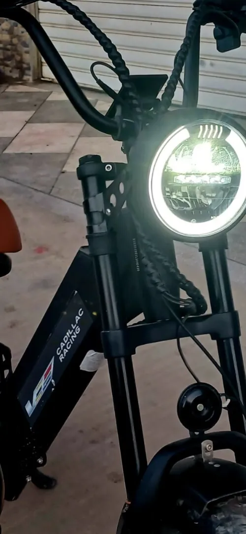 Cadillac racing Scooter électrique 2025