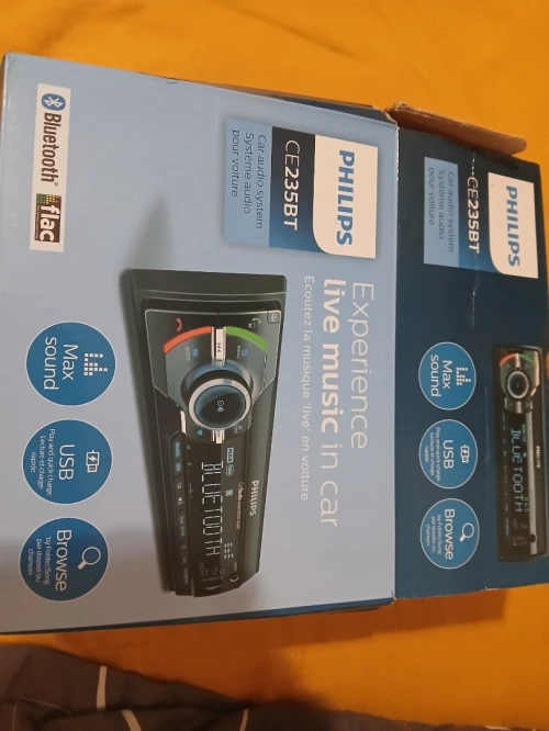 Poste radio auto