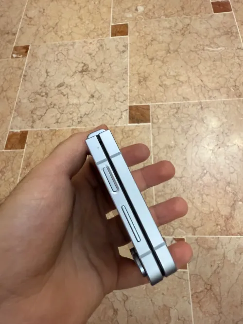 Samsung Galaxy Z Flip 6