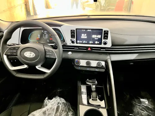 Hyundai Elantra 2025 