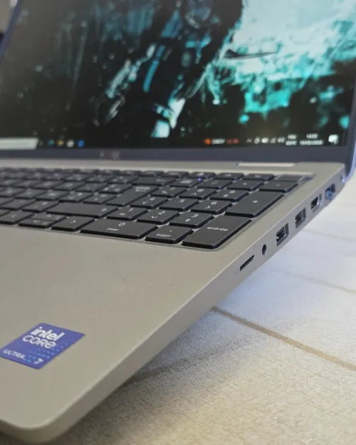 DELL LATITUDE 5550 ULTRA 7 165U / 32Go RAM DDR5 / 512SSD