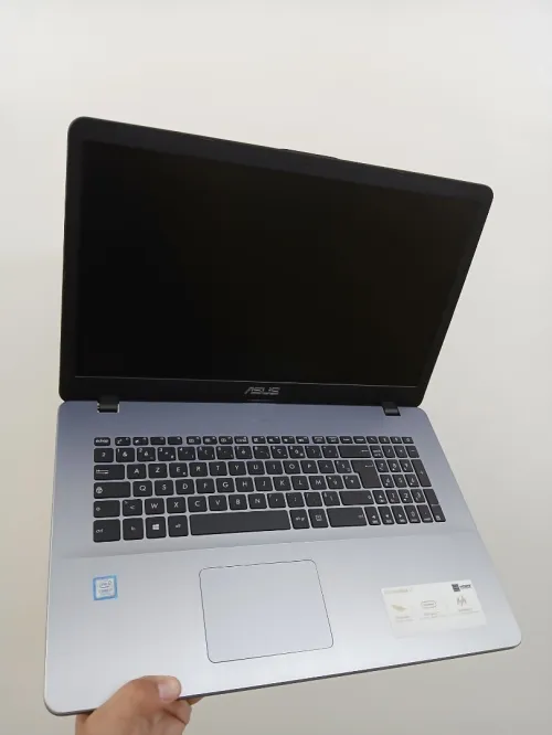 ASUS X705UV I7 7500U RAM 12GB NVIDIA 920MX 2GB SSD 256GB