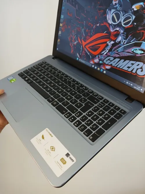 ASUS VivoBook 15 X540 I5 8250U NVIDIA MX110 2GB RAM 8GB SSD 256GB