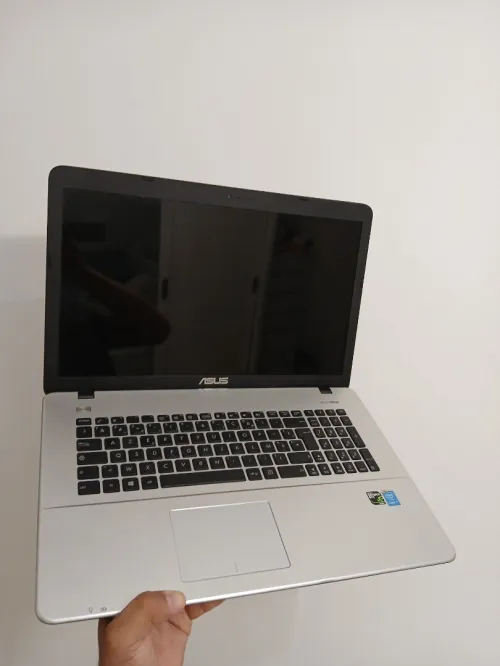 ASUS X751LX I7 5500U RAM 8GB SSD 256GB 17Pouce