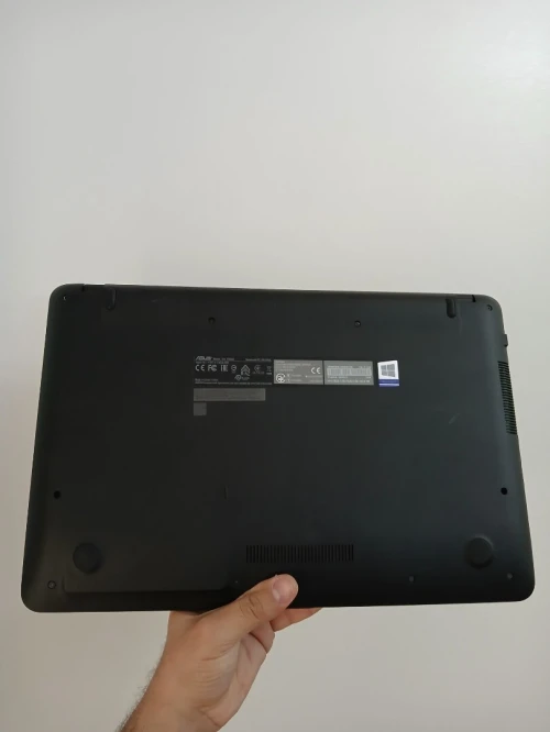 ASUS VivoBook 15 X540 I5 8250U NVIDIA MX110 2GB RAM 8GB SSD 256GB