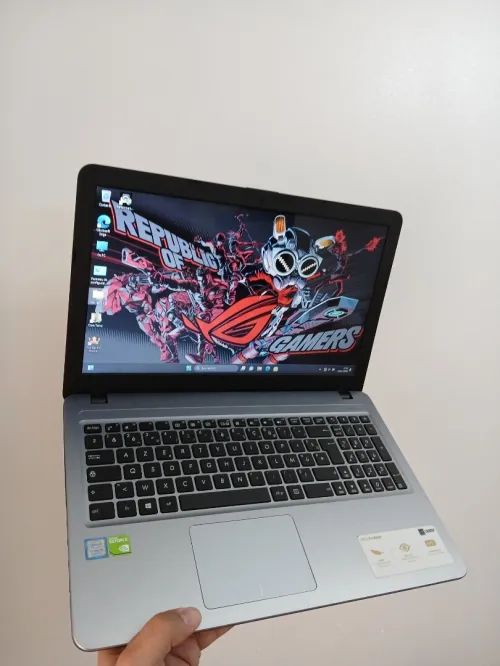 ASUS VivoBook 15 X540 I5 8250U NVIDIA MX110 2GB RAM 8GB SSD 256GB