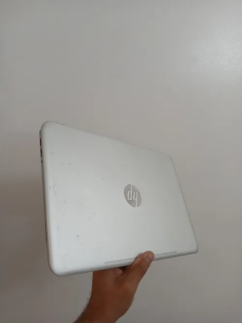 HP Pavillion I5 7200U NVIDIA 940MX 2GB RAM 8GB SSD 256GB