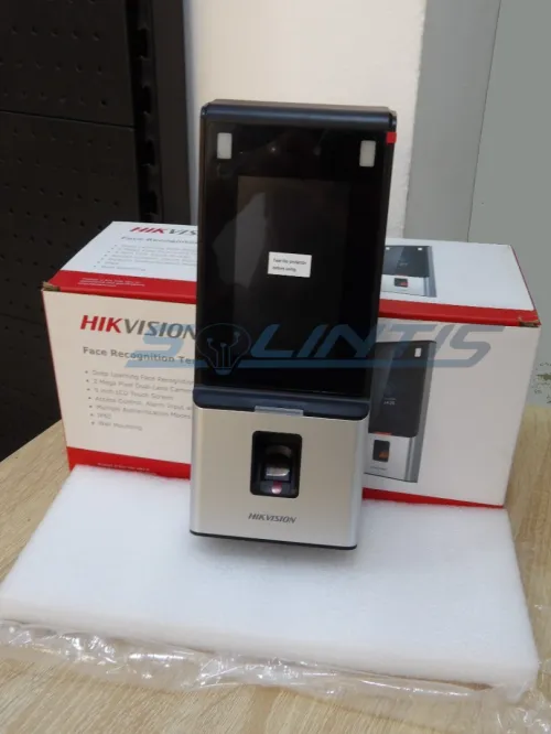Pointeuse biométrique à identification faciale, empreinte et carte HIKVISION K1T606