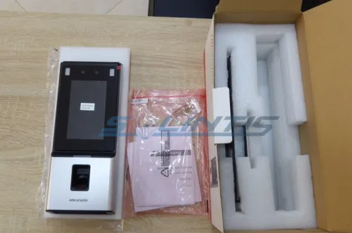 Pointeuse biométrique à identification faciale, empreinte et carte HIKVISION K1T606