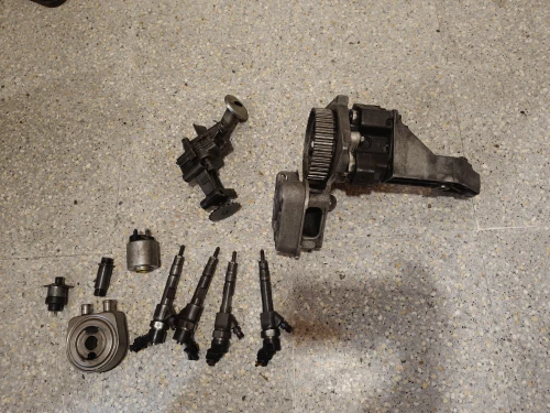 Injecteur 1.9 dci trafic + doseur+ pompe à oeil+ cartaire