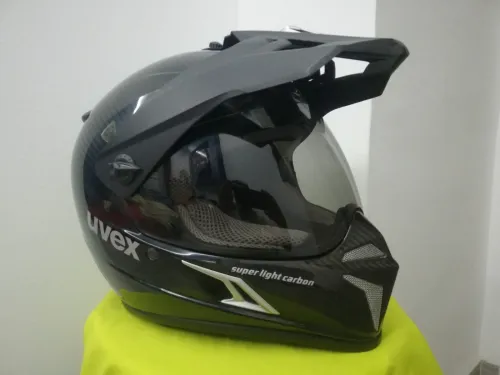 Casque adventure en carbon