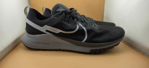 NIke Pegasus Trail 4 - Ref DJ6158-001 - Original اصلية - Pointure 47 / 30.5 Centimètre