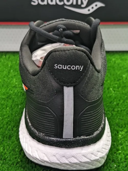 Saucony Triumph 19 - Ref S20678-10 - Original اصلية - Pointure 46.5 / 30 CM