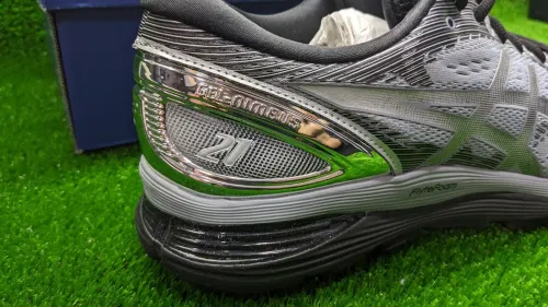 Asics GEL-NIMBUS 21 PLATINUM - 1011A709-020 - Original اصلية - Pointure 48 / 30.5 CM