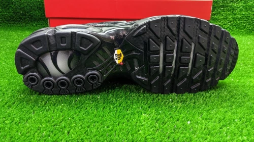Nike Tn Air Max Plus black/black/black - Ref 604133-050- اصلية Original  47 / 30.5 Cm