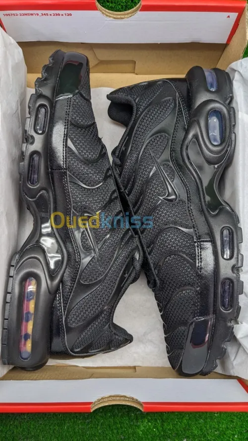 Nike Tn Air Max Plus black/black/black - Ref 604133-050- اصلية Original  46/30 CM - 47 / 30.5 Cm