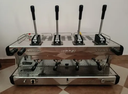 machine a café professionnelle de la marque CONTI MONACO MORSI