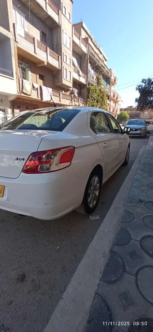 Peugeot 301 2013 Pax luxe