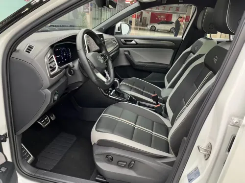 Volkswagen T-Roc 2023 