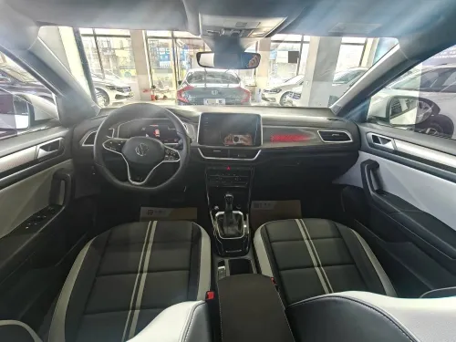Volkswagen T-Roc 2024 