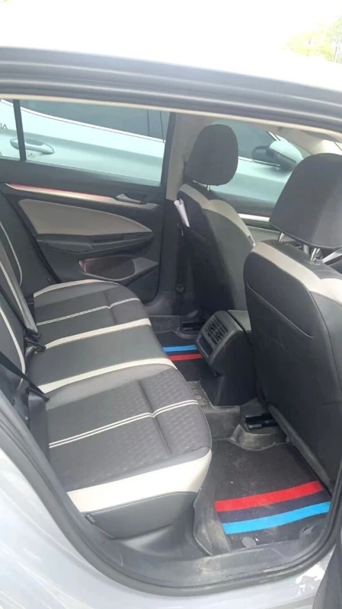 Volkswagen Golf 8 2025 R-Line