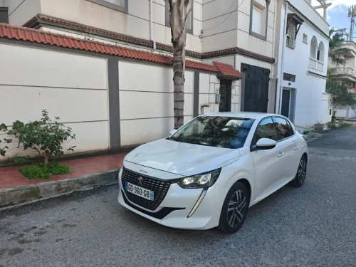Peugeot 208 2021 Road trip