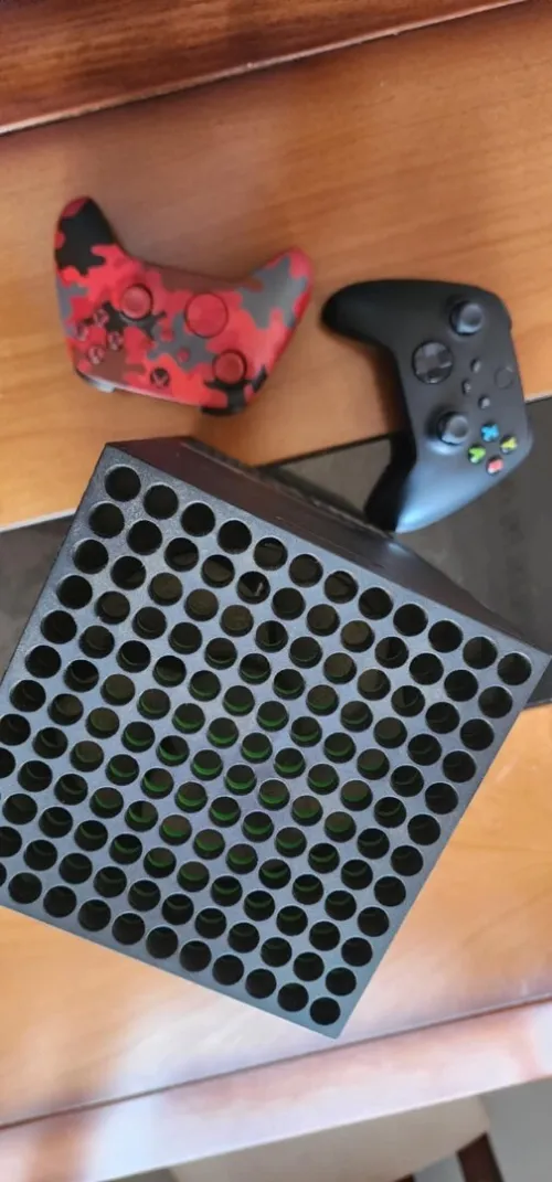 Xbox série X presque neuf peut utilisé,  1 to avec 2 manettes originale