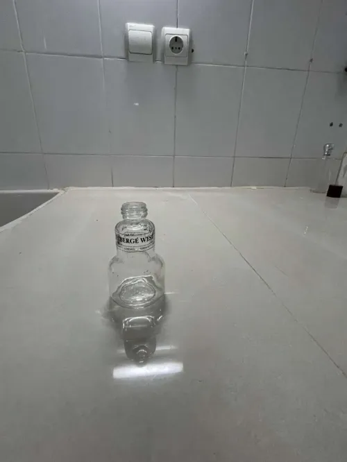 Bouteille de parfum vide 