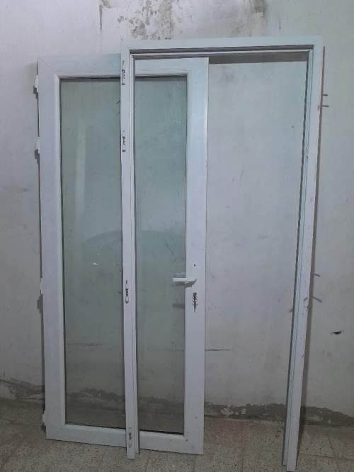 Porte Aluminium double vitrée avec rideau