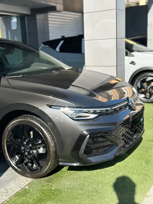 Volkswagen Golf 8 2025 R Black Edition 