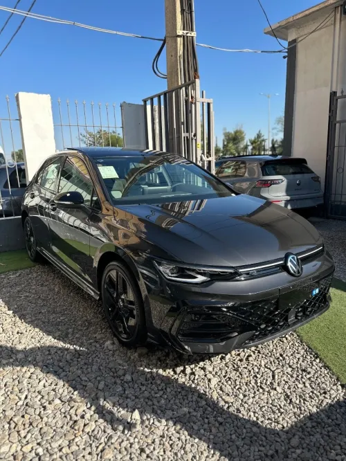 Volkswagen Golf 8 2025 R-Line