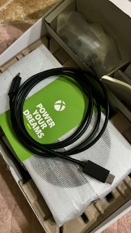 XBOX SERIES S avec 2 manettes
