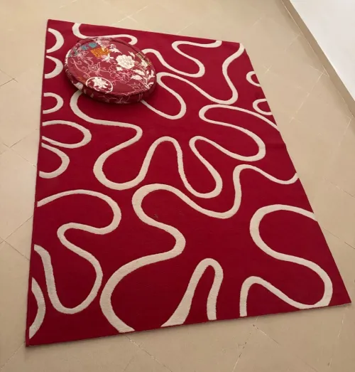 Tapis rouge et blanc 2.30 / 1.65