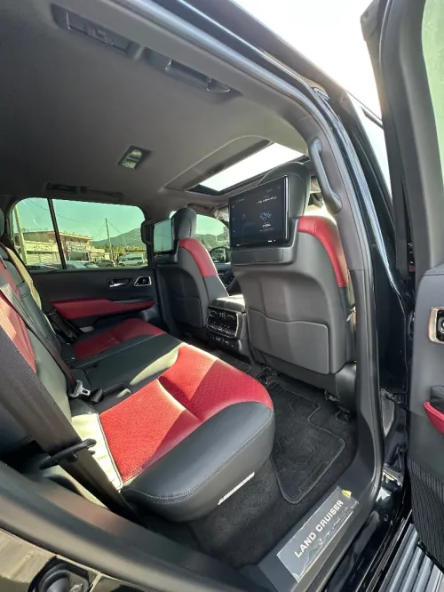 Toyota Land Cruiser  2026 VX-R black black