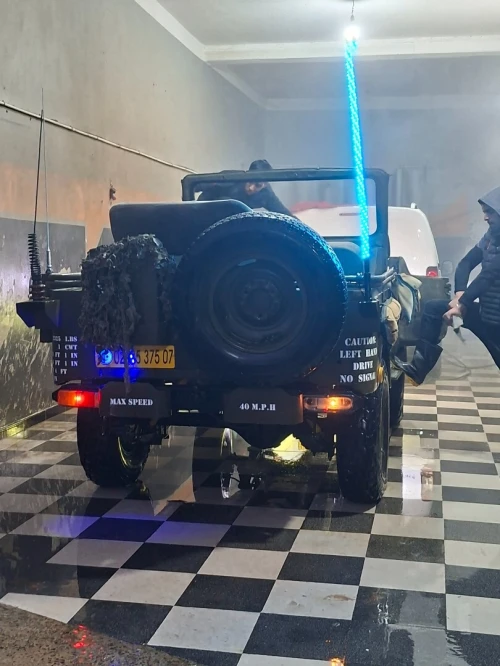 Toyota Land Cruiser 1975 Court