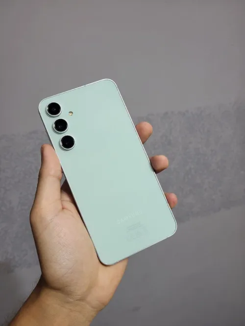 Samsung S23fe