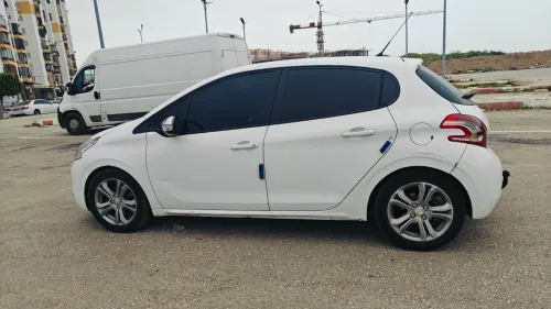Peugeot 208 2013 208