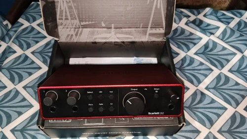Carte son focusrite Scarlett 2i2 4th generation