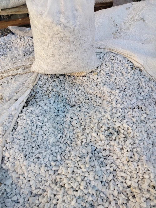 Galet décoration et gravier décoratif en marbre blanc naturel 