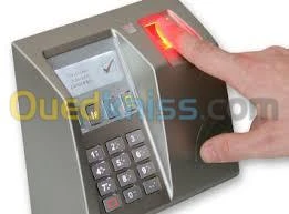 Fourniture Et Pose Alarme. Camera De S