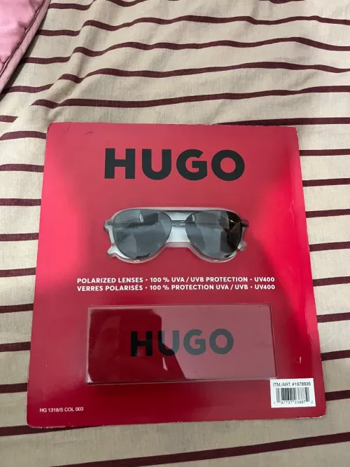 Lunette de soleil HUGO from (Canada)