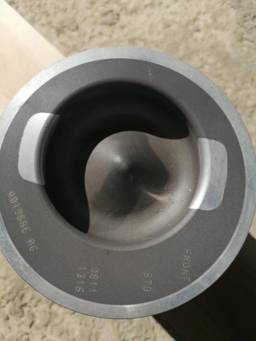 Piston moteur cummins 6CTA8.3